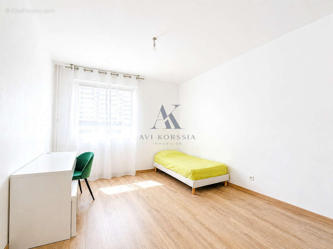 Villeurbanne Gratte-Ciel   Appartement T4 82 m2 avec balcon - photo 13