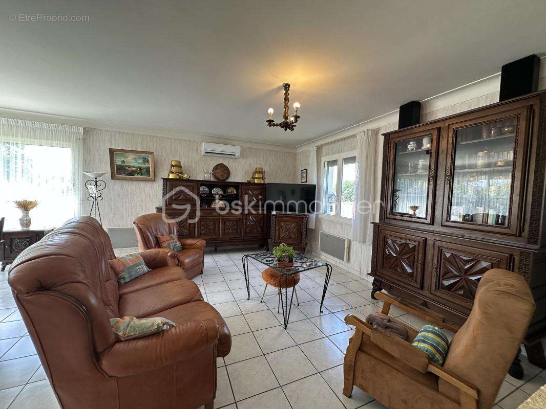 En exclusivité maison de 116 m2 5 pièces, terrain de 2530 m2  dans un endroit proche de PAU - photo 3