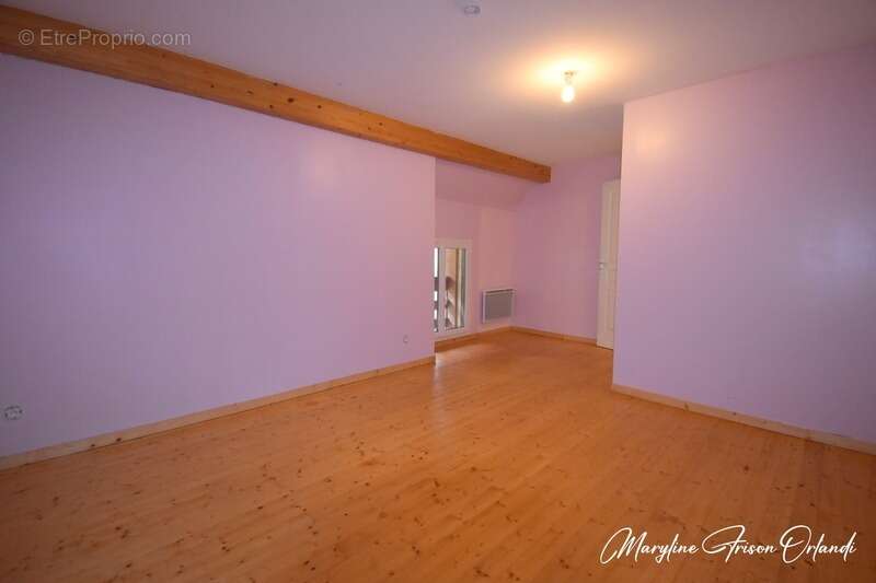 Maison à SAINT-THIBAUD-DE-COUZ