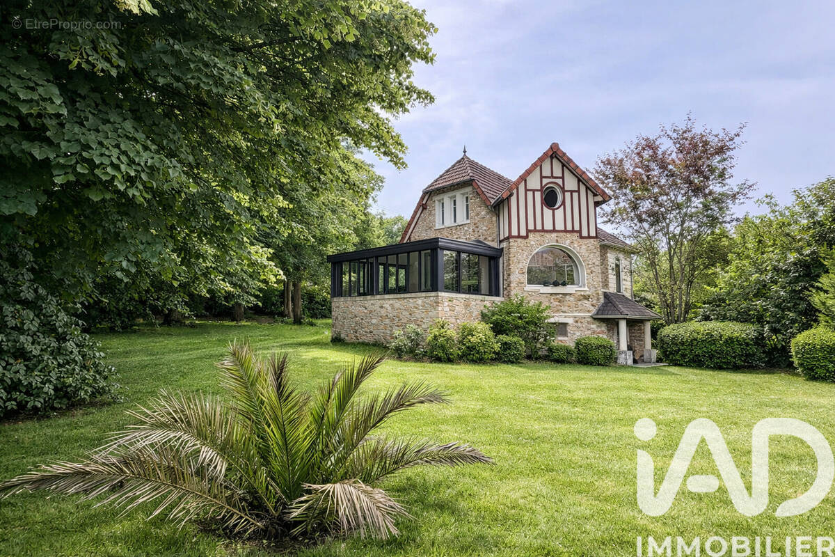 Photo 1 - Maison à VILLEBON-SUR-YVETTE