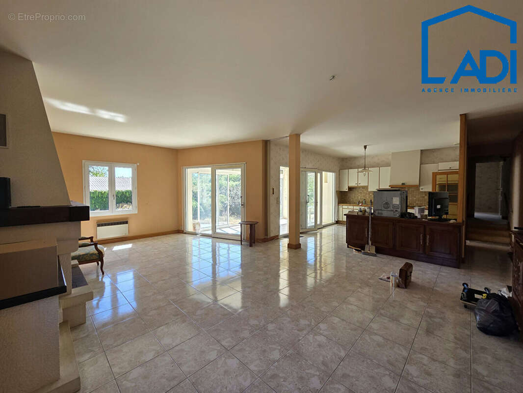 À VENDRE, Pavillon avec beau terrain à Saint-Maixent-l'École - photo 4