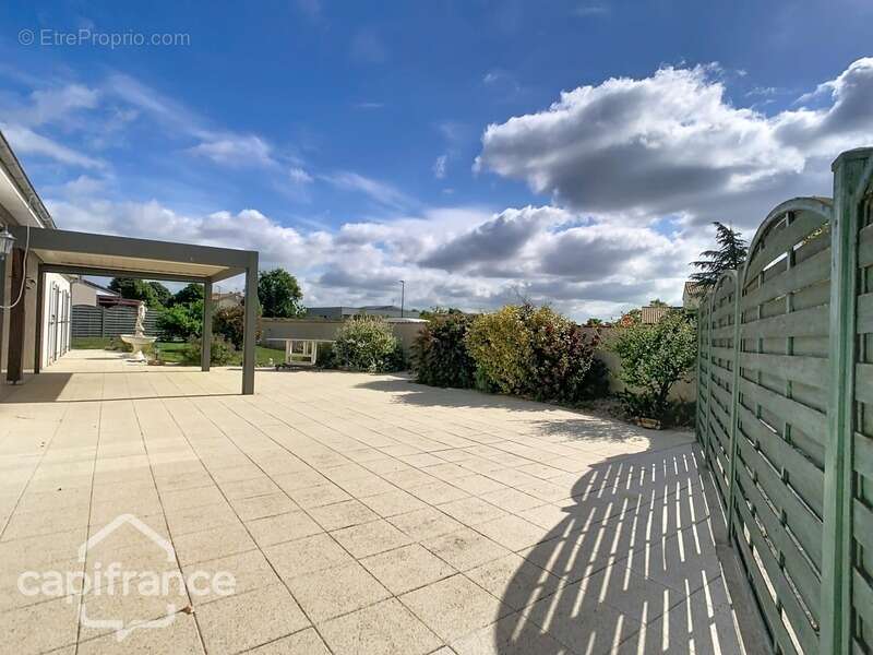 Maison à vendre 7 pièces MAUZE THOUARSAIS (79) - photo 6