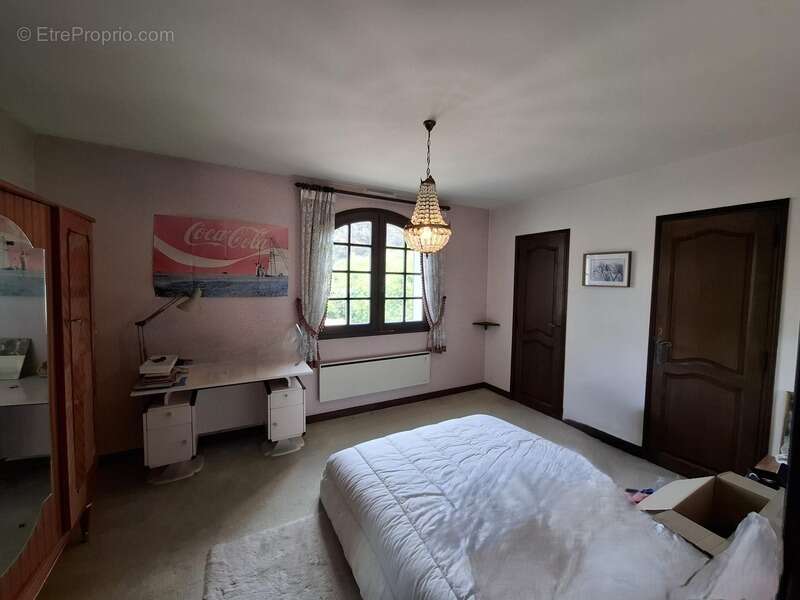 Maison à VIC-LE-COMTE