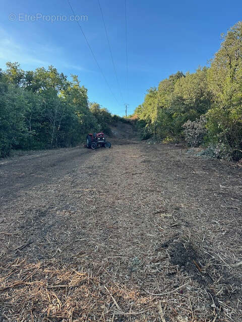Terrain à LEZIGNAN-LA-CEBE