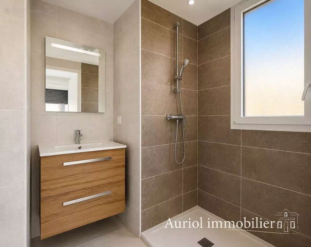 St Pierre Les AUBAGNE - T2 NEUF en dernier étage - photo 6