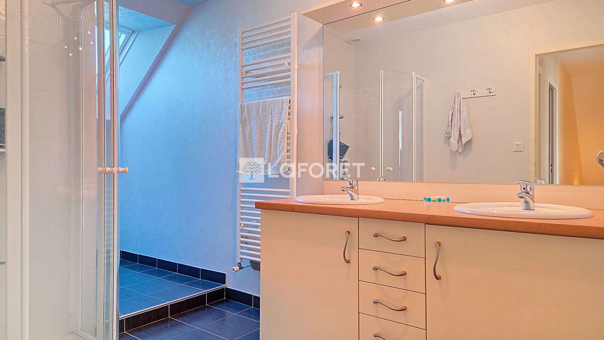 Maison à NOYAL-SUR-VILAINE