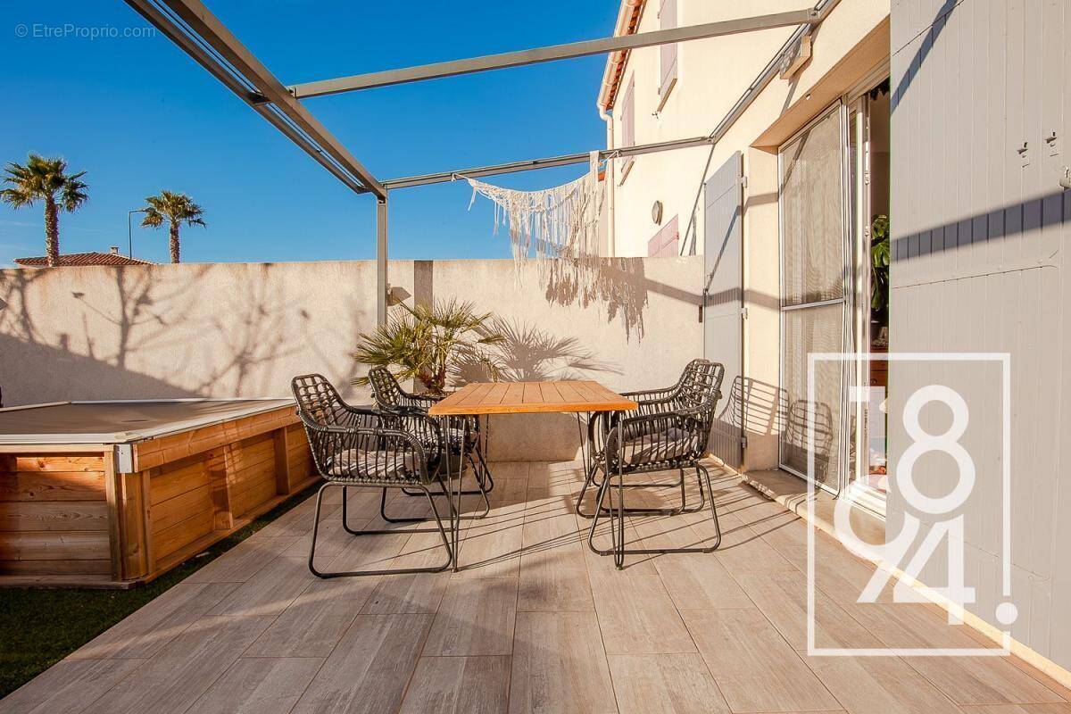 Maison à CHATEAUNEUF-LES-MARTIGUES