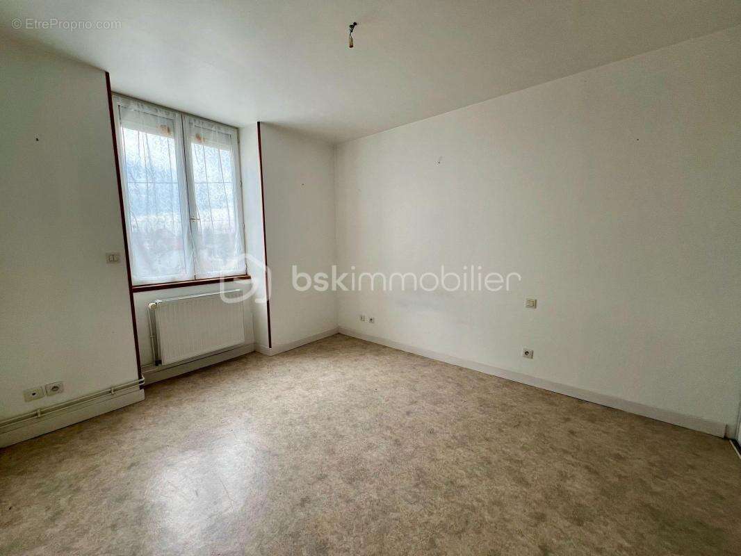 Vend Immeuble avec 3 appartements - photo 2