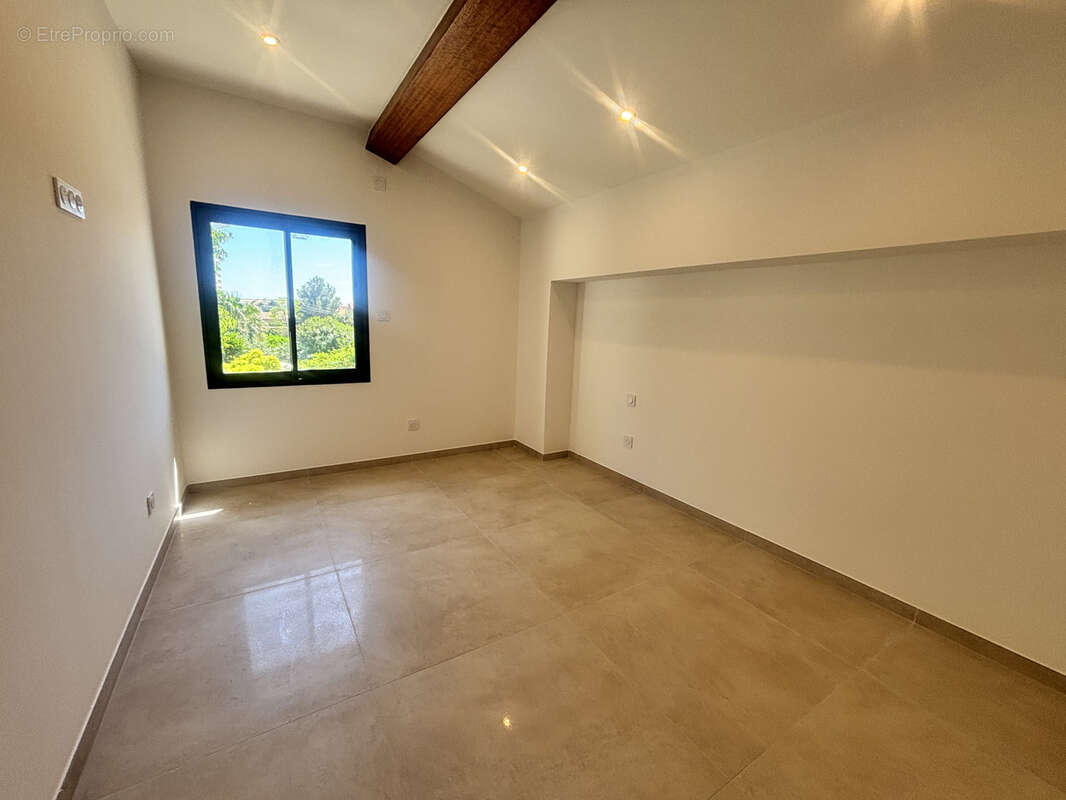 Appartement à CARRY-LE-ROUET