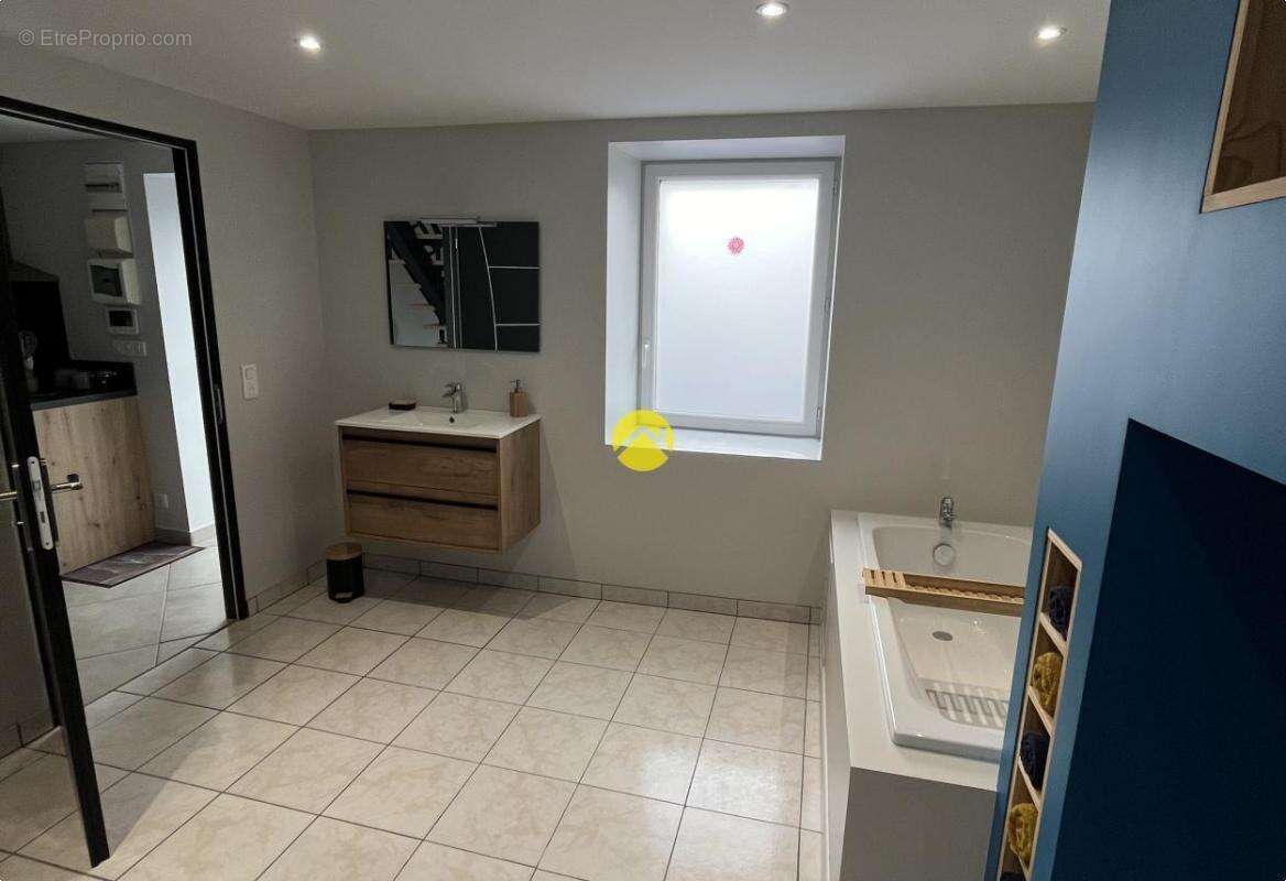 Maison à PUY-GUILLAUME