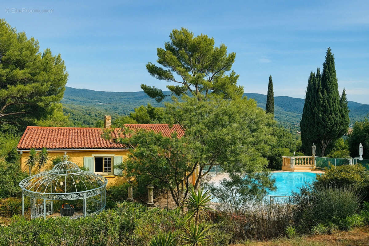 Maison à LE CASTELLET