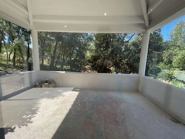 Villa restaurée de 153 m² – vue dominante plein sud – calme absolu - photo 18