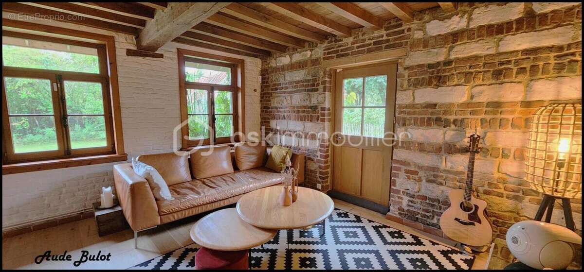 Maison à PERONNE-EN-MELANTOIS