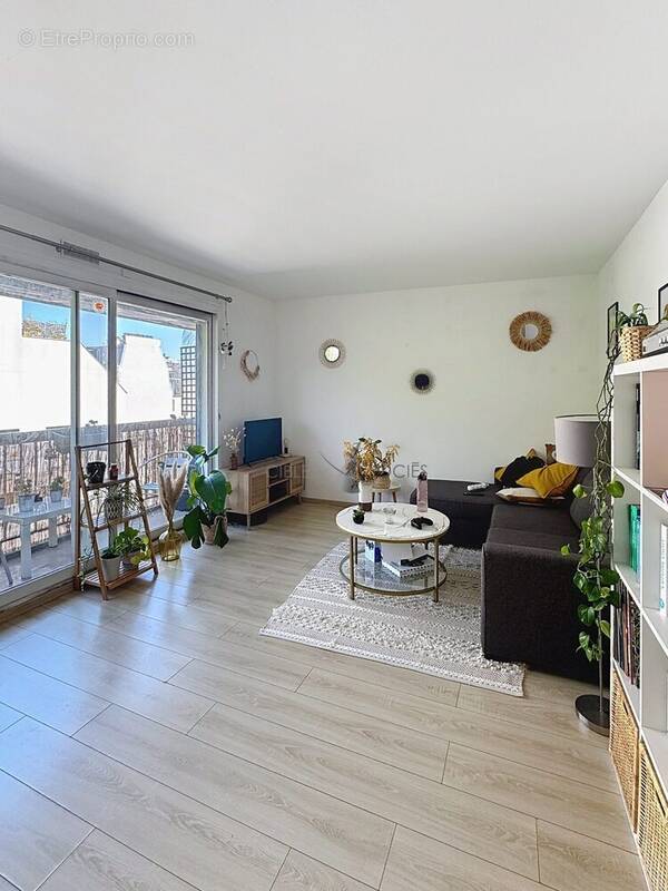 Appartement à PARIS-20E