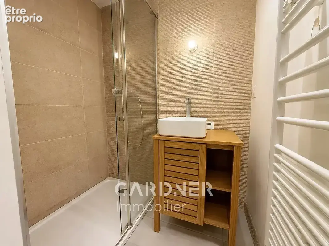 Appartement rez-de-jardin type 4 et 2 stationnements privatifs - photo 6