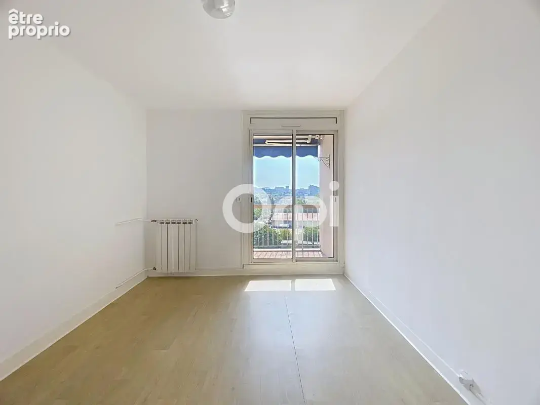 Appartement traversant avec vue mer et balcon à vendre - photo 14