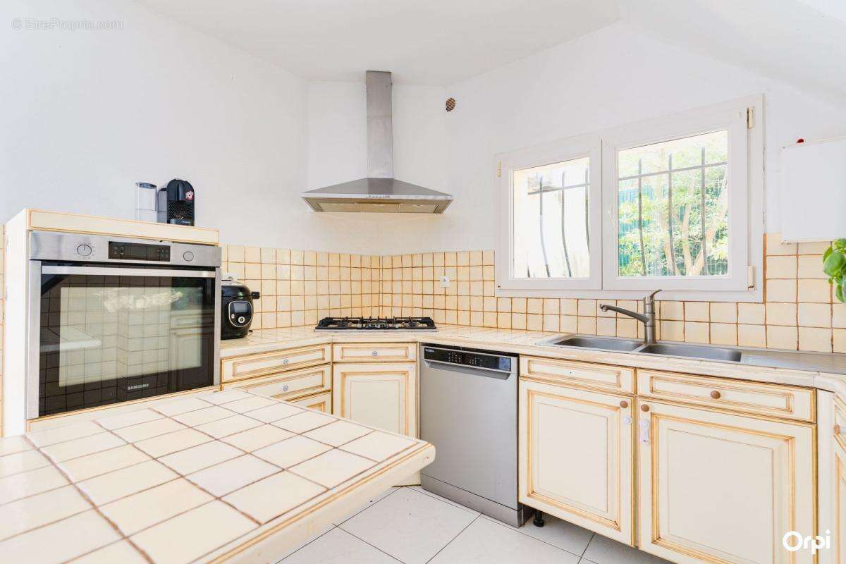 Maison familiale de 205 m² avec piscine – La Ciotat - photo 10
