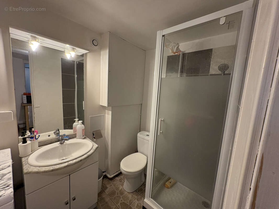 Appartement à VENEUX-LES-SABLONS