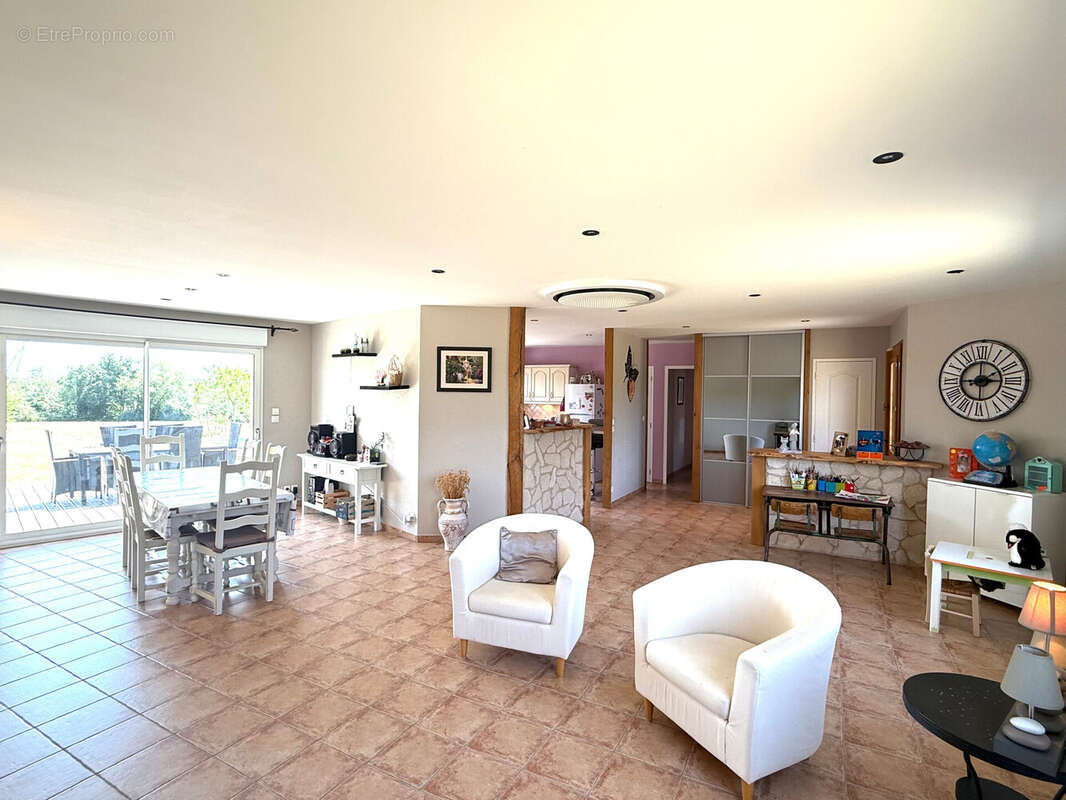 Maison 125 m² à Tranzault  - photo 4