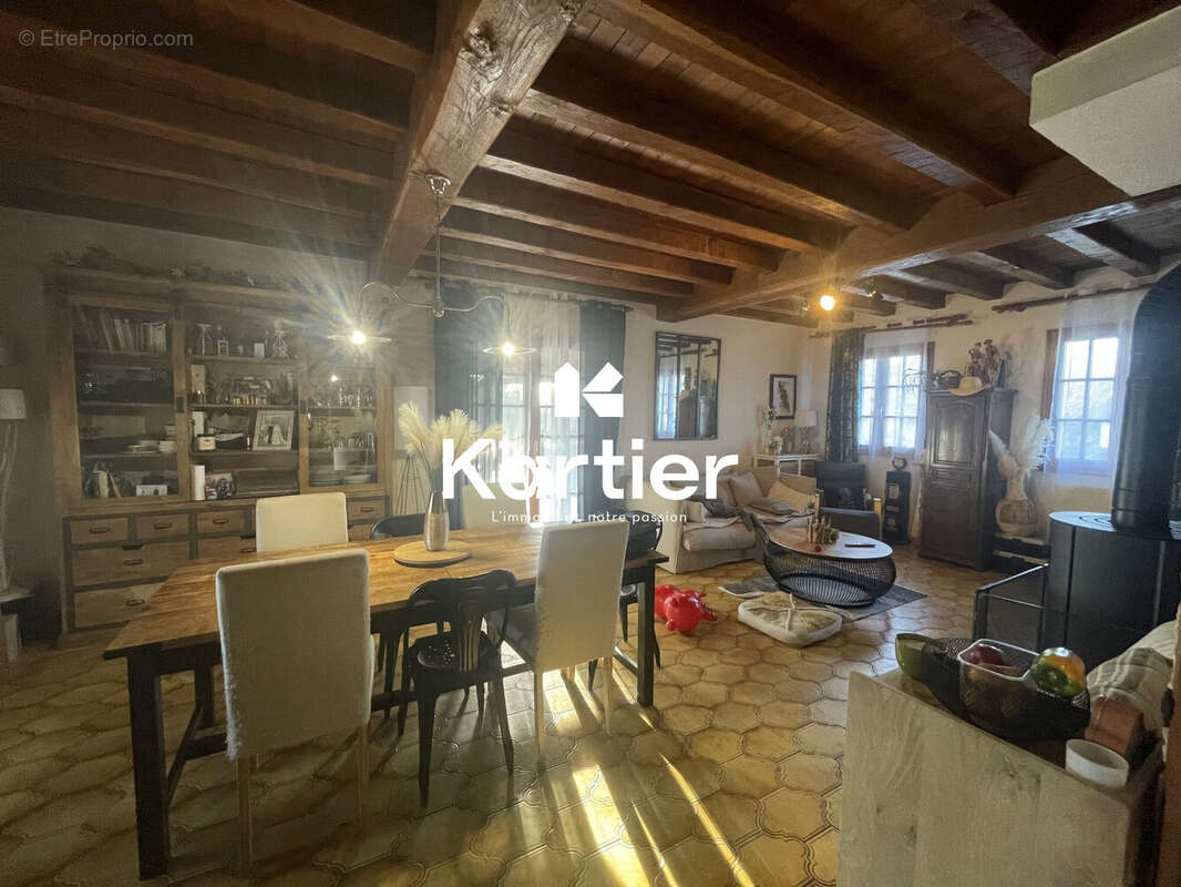 Maison à MONTPON-MENESTEROL