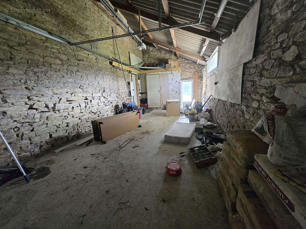 Maison à LE TREVOUX