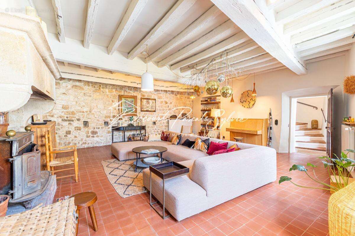 Maison à PERNES-LES-FONTAINES