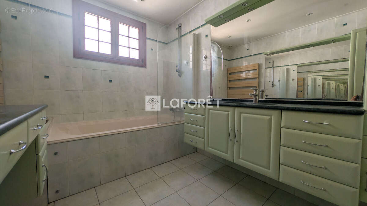 Maison - La Grande Motte - 7 pièces - 176 m² - photo 9