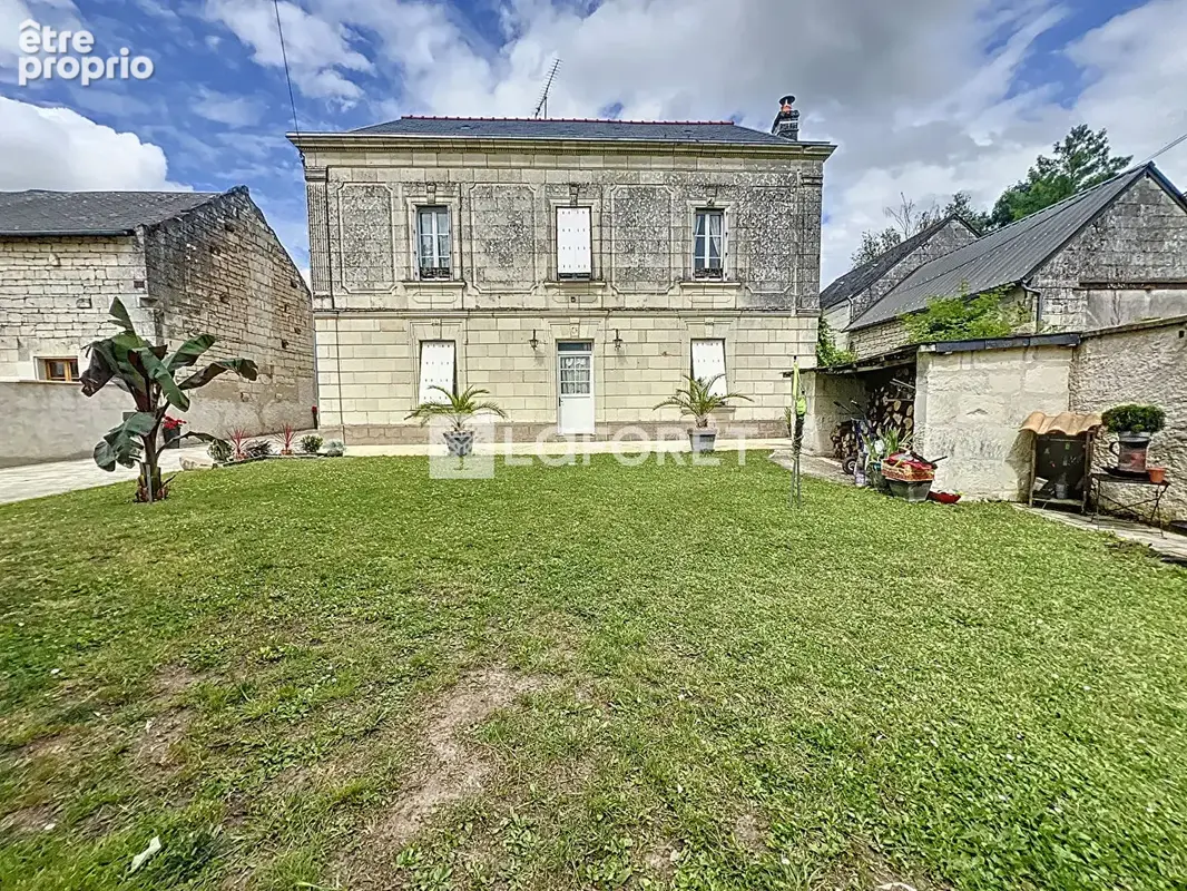 Maison Saint Just Sur Dive 5 pièce(s) 190 m2 - photo 1