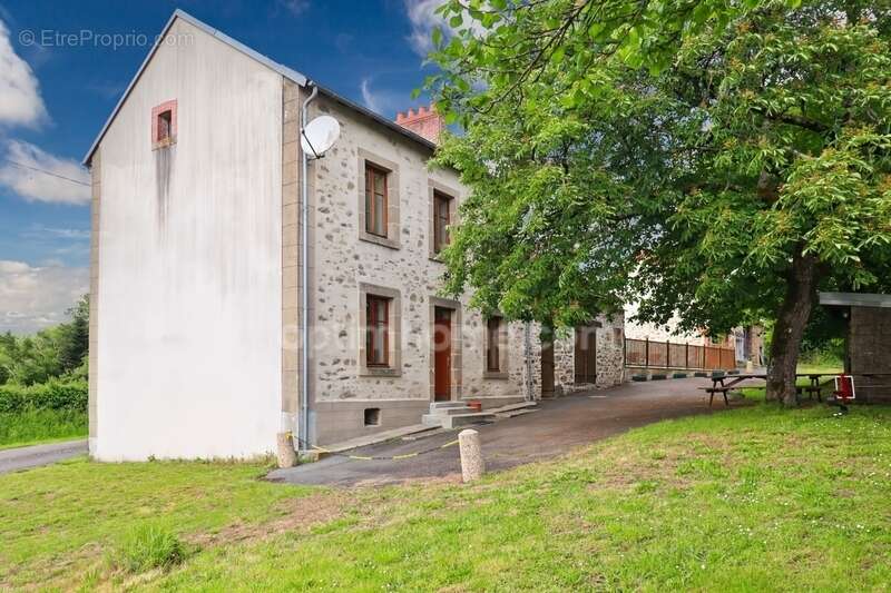 Maison à ARNAC-LA-POSTE