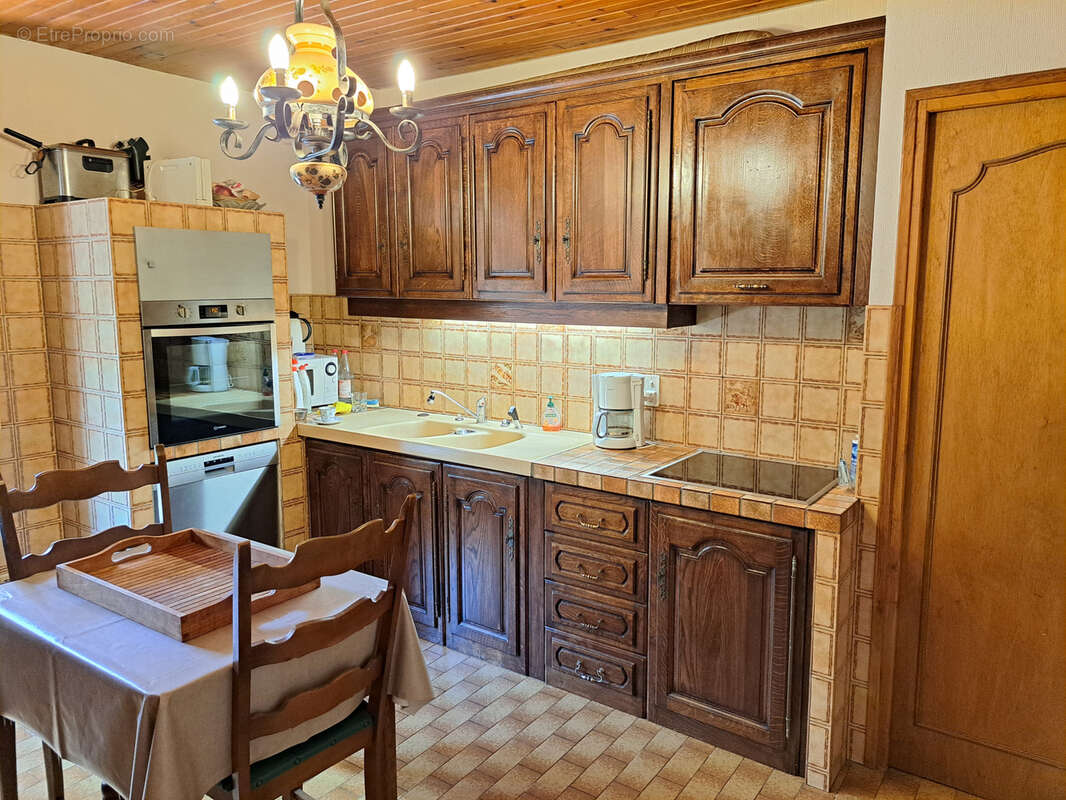 Grande maison familiale avec gîte indépendant, terrasses et jardin à Sainte-Colombe-sur-Guette - photo 16