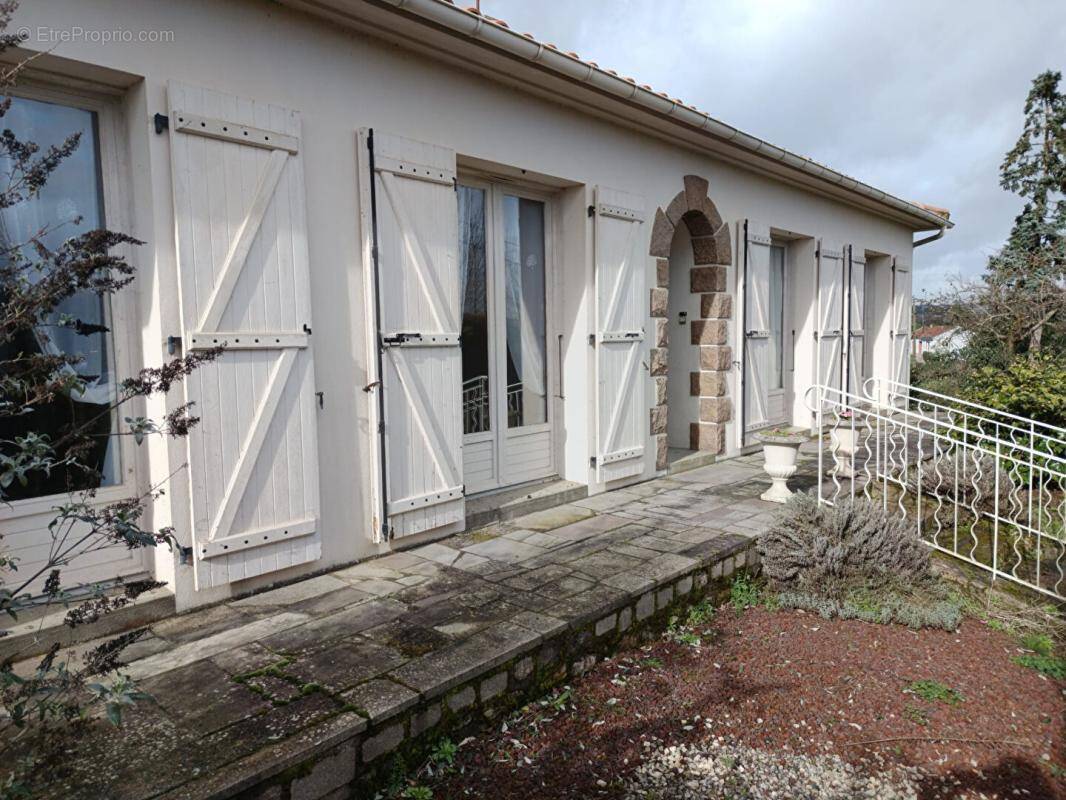 Maison à ANTIGNY