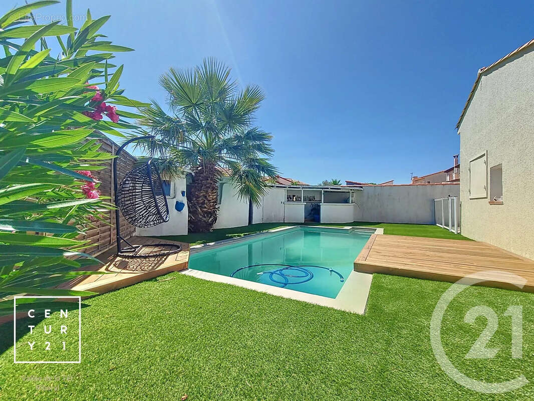 Maison à SAINT-ESTEVE