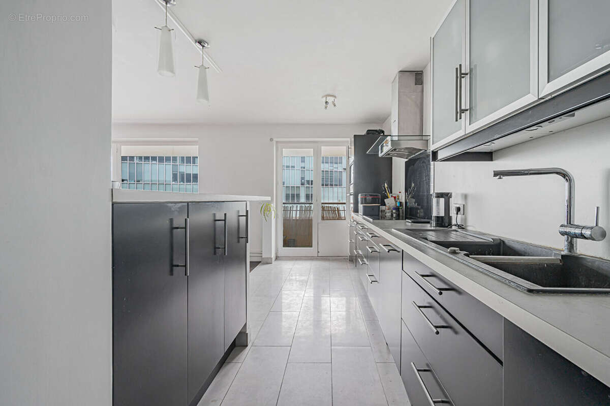 Appartement à PARIS-14E