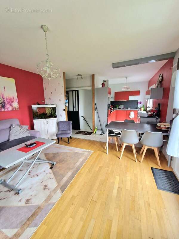 Maison à SAINT-LAURENT-SUR-GORRE