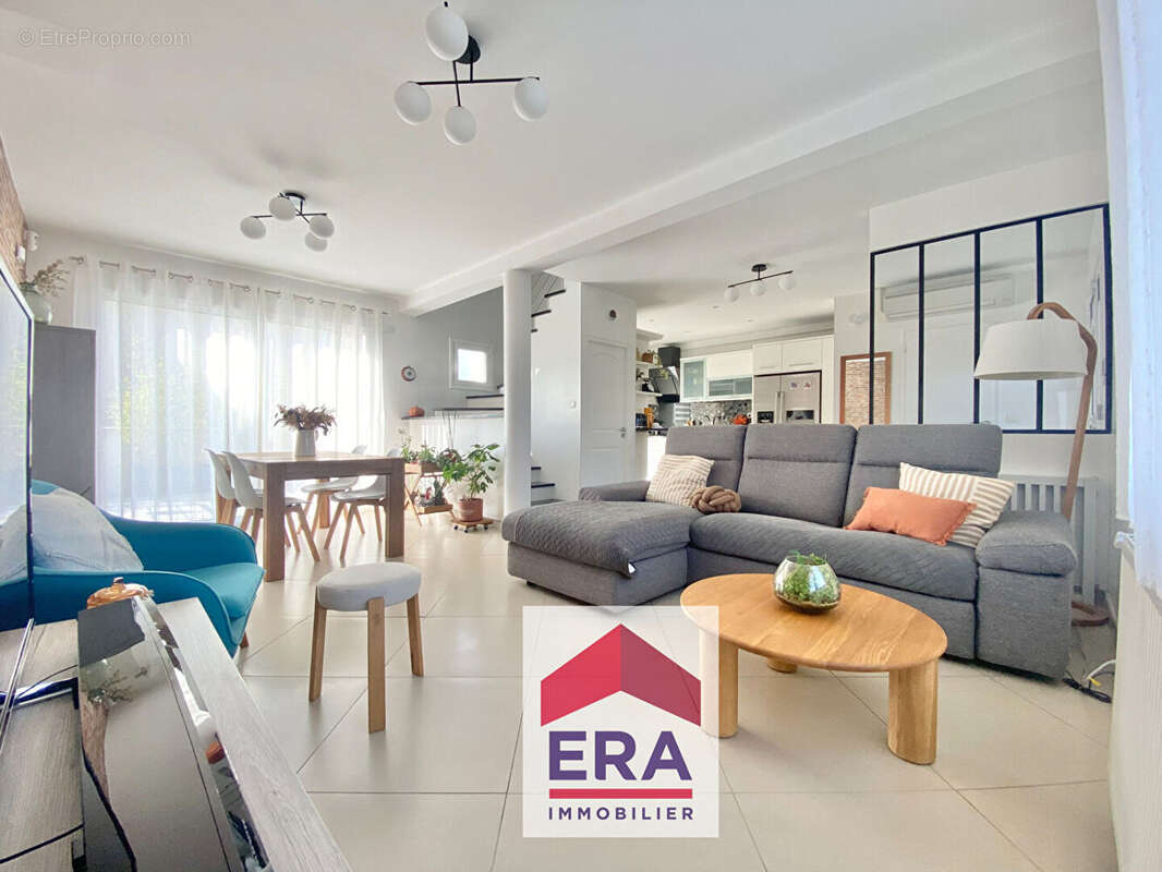 Maison à SARTROUVILLE