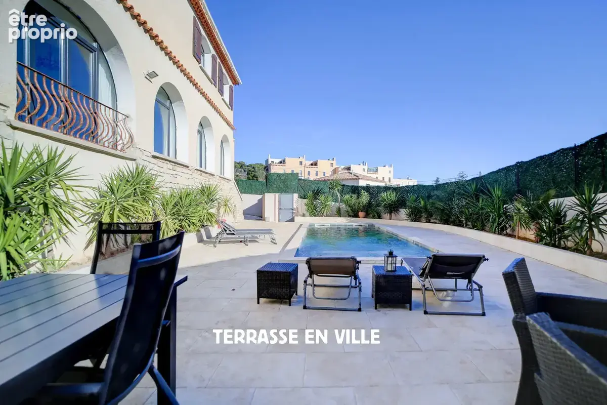 La ciotat - figuerolles - maison d'architecte t9 - 400m2 - jardin - 1000m2 - piscine - garages - 1870000€ - photo 26