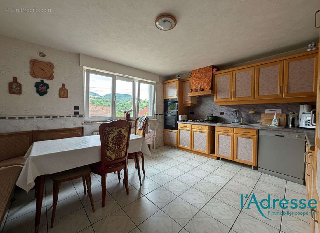 Maison familiale - 6 pièces - environ 733m² de terrain - photo 3