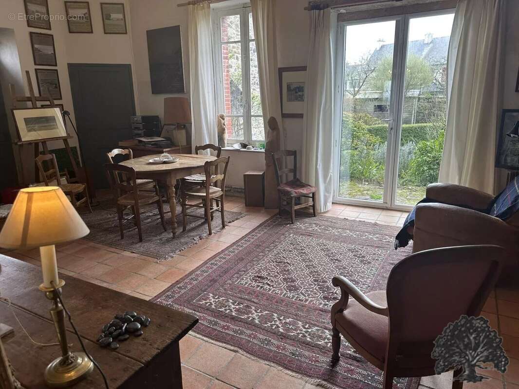 Maison à LE VIVIER-SUR-MER