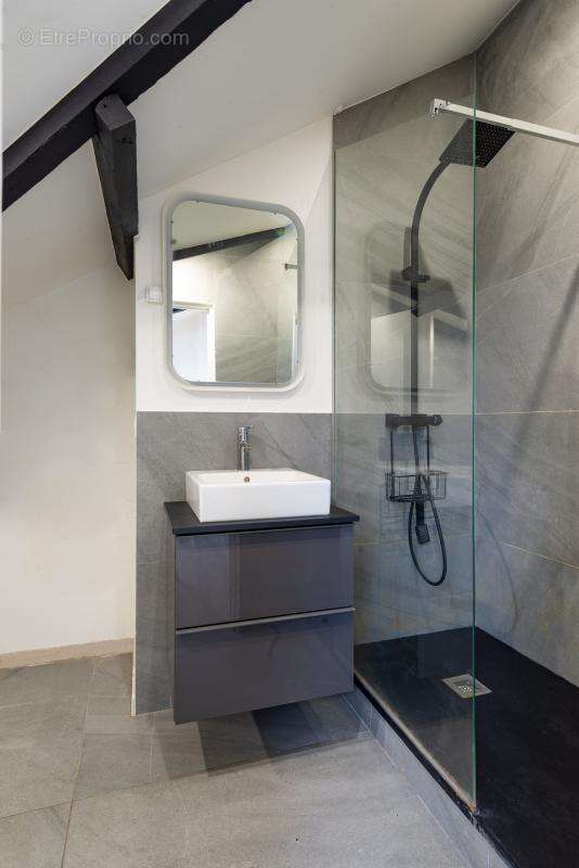 Appartement à PARIS-20E