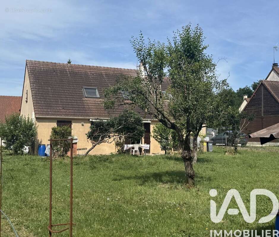 Maison 149 m² à Brieres-Les-Scelles  - photo 9