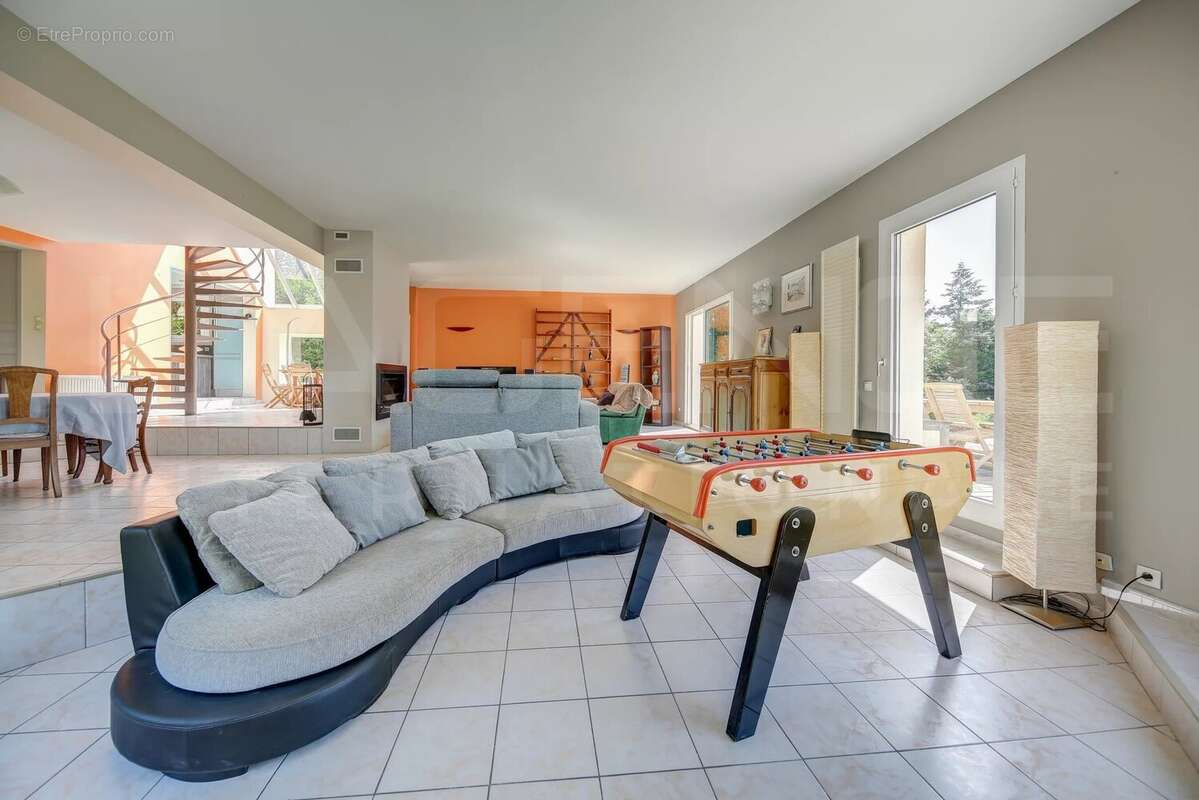 Maison familiale avec vue panoramique et piscine - photo 5