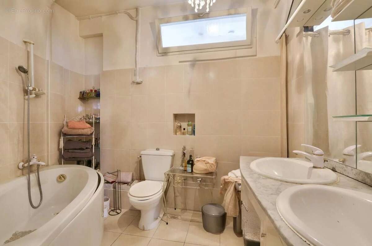 Appartement à PARIS-9E