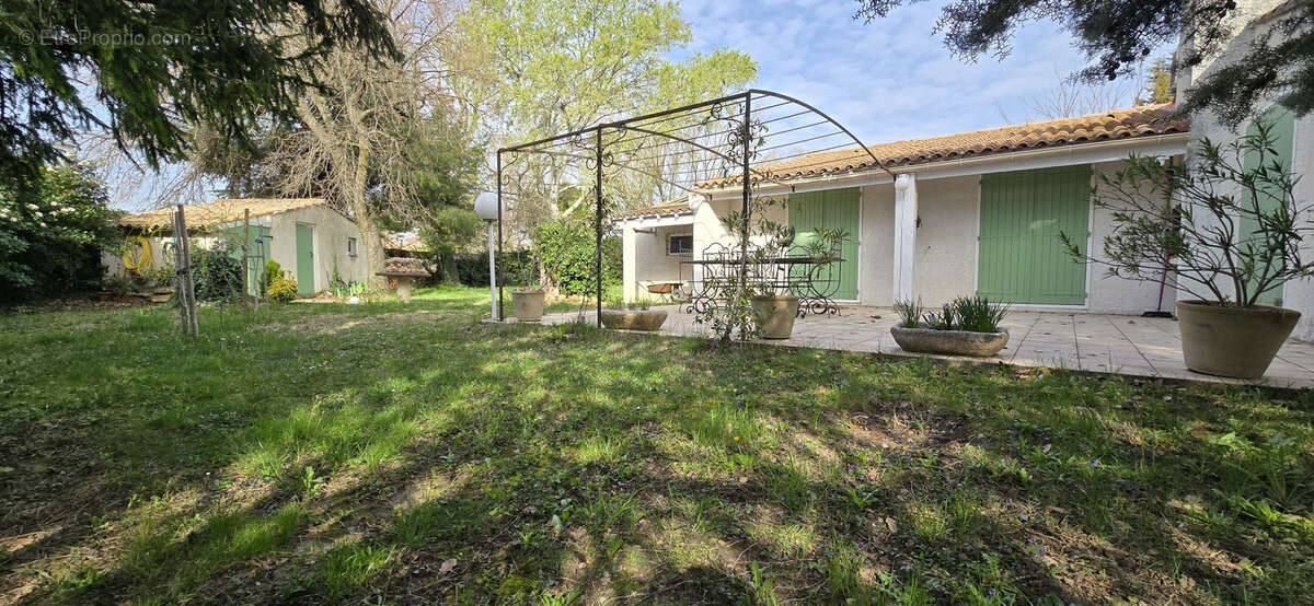 Maison à MORIERES-LES-AVIGNON