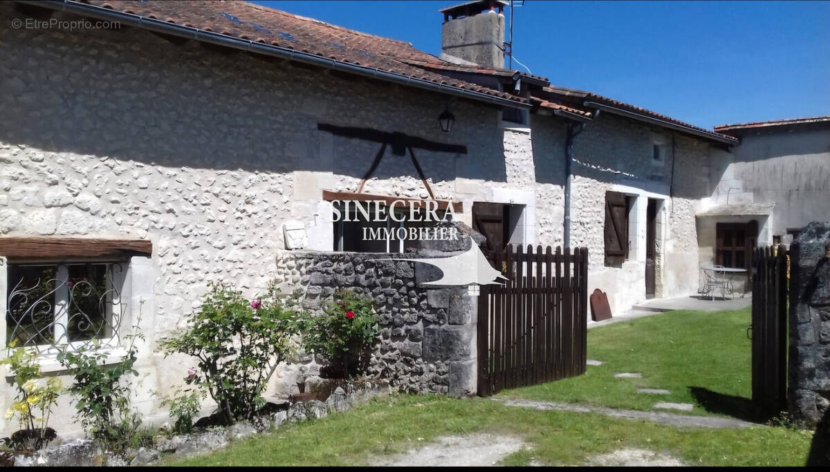 Maison à MONTAGRIER