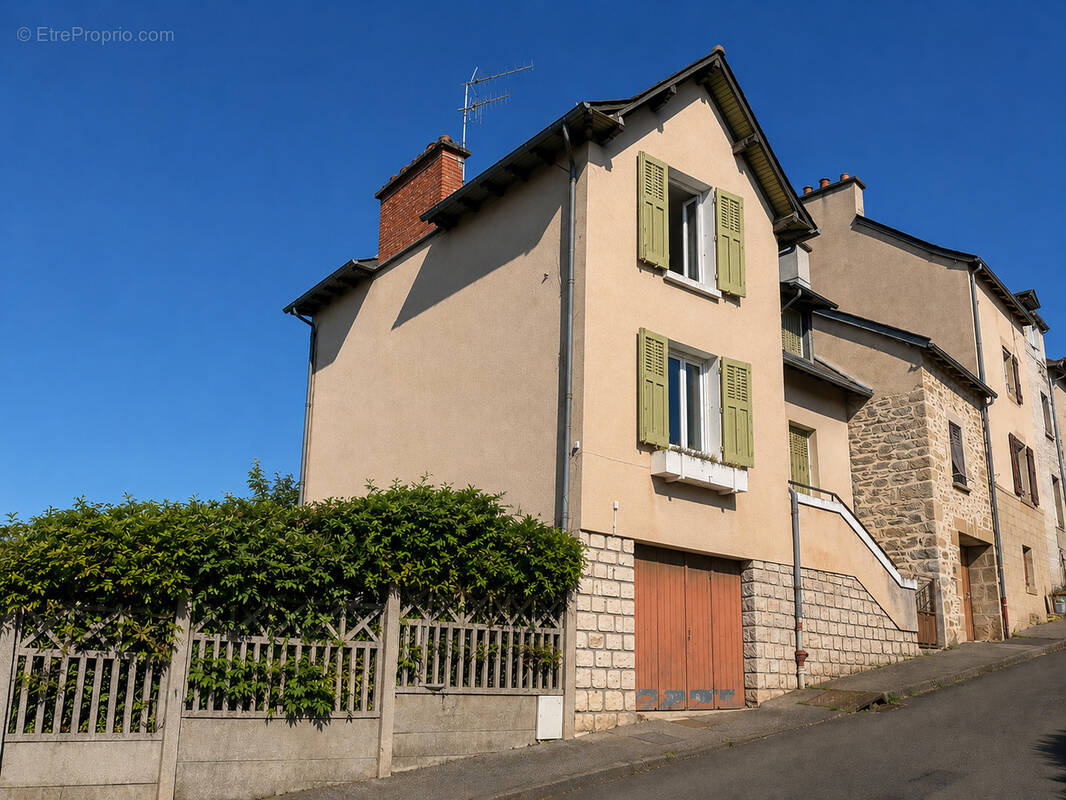 Maison à LE MONASTERE