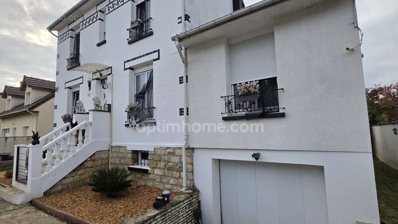 Maison à CHENNEVIERES-SUR-MARNE