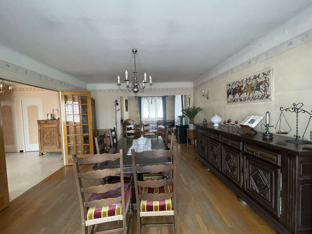 Maison à RIORGES