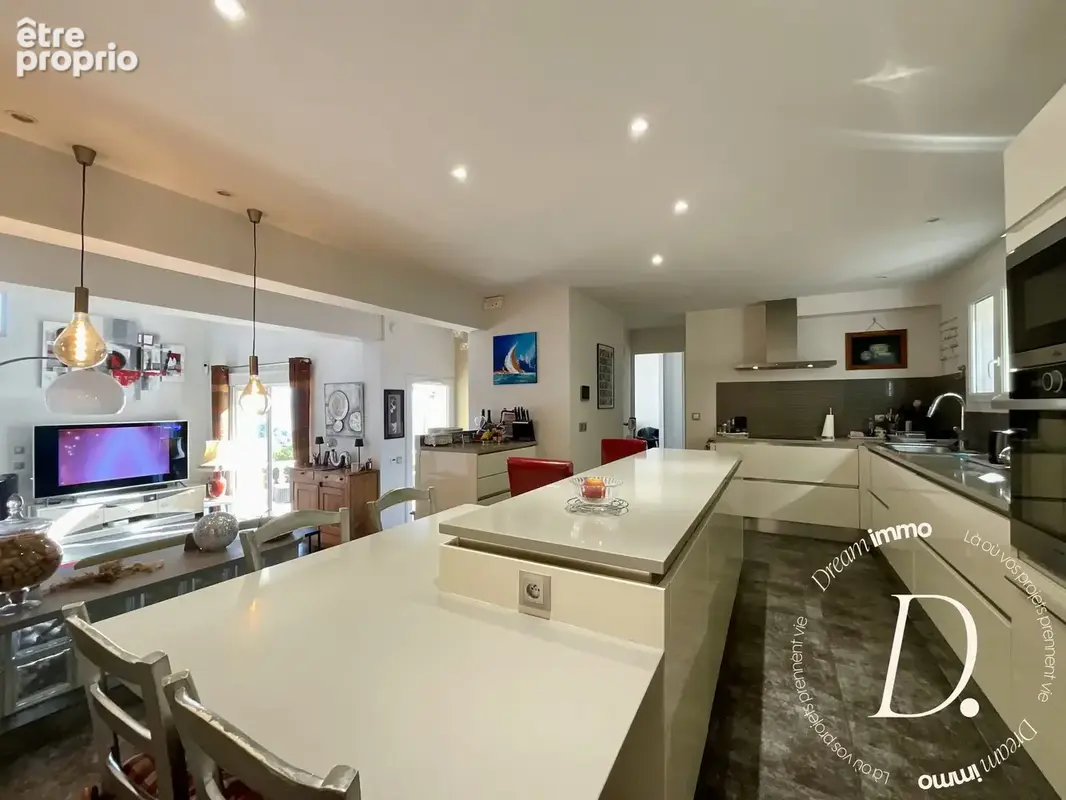 Maison 6 pièces 136 m² à vendre à Hyeres (83400) - photo 6
