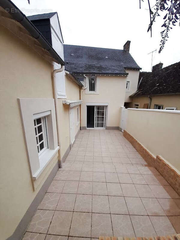 Maison à COULANS-SUR-GEE