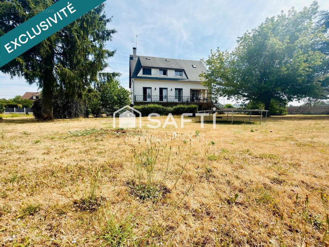 Maison 234 m² à Cezy  - photo 3